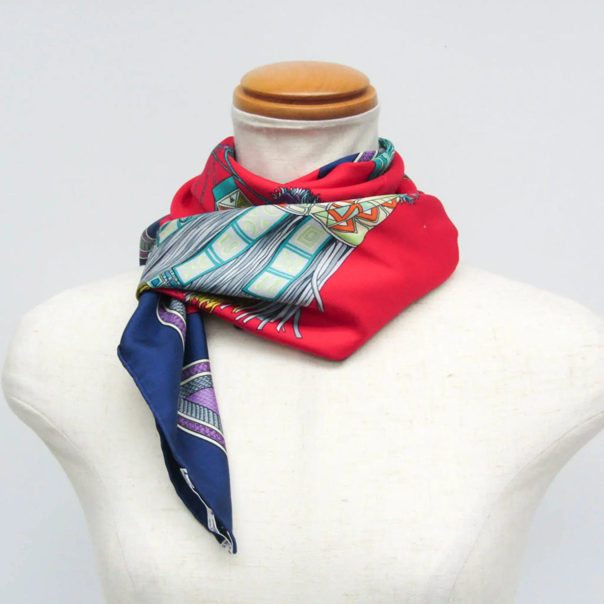 Pre-Owned Hermes Carre90 CUIRS DU DESERT Women's Silk Scarf Multi-color,Navy,Red Color (Good)