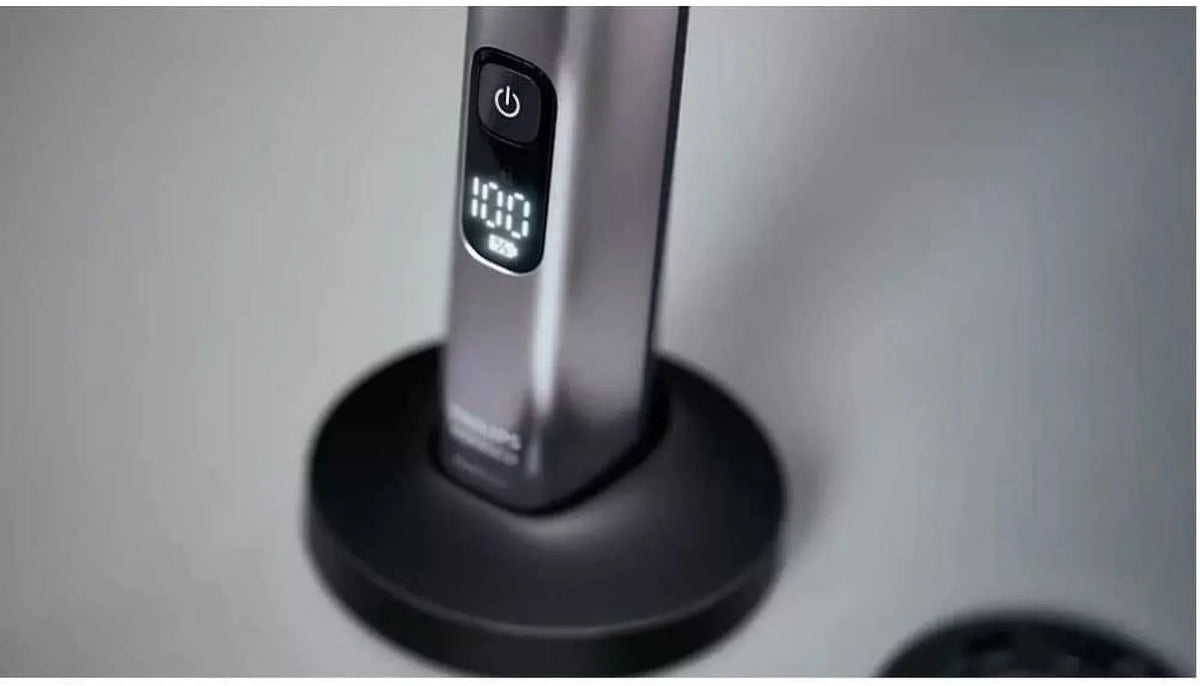 Philips Norelco OneBlade Rechargeable Hair Trimmer & Shaver QP6550/70